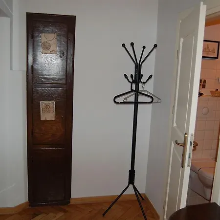 Miodowa Old Town Apartment *
